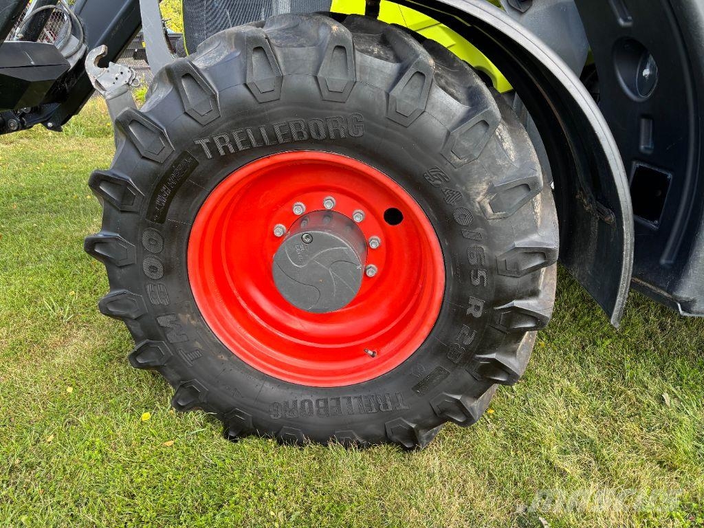 CLAAS Arion 650 CIS Traktorit