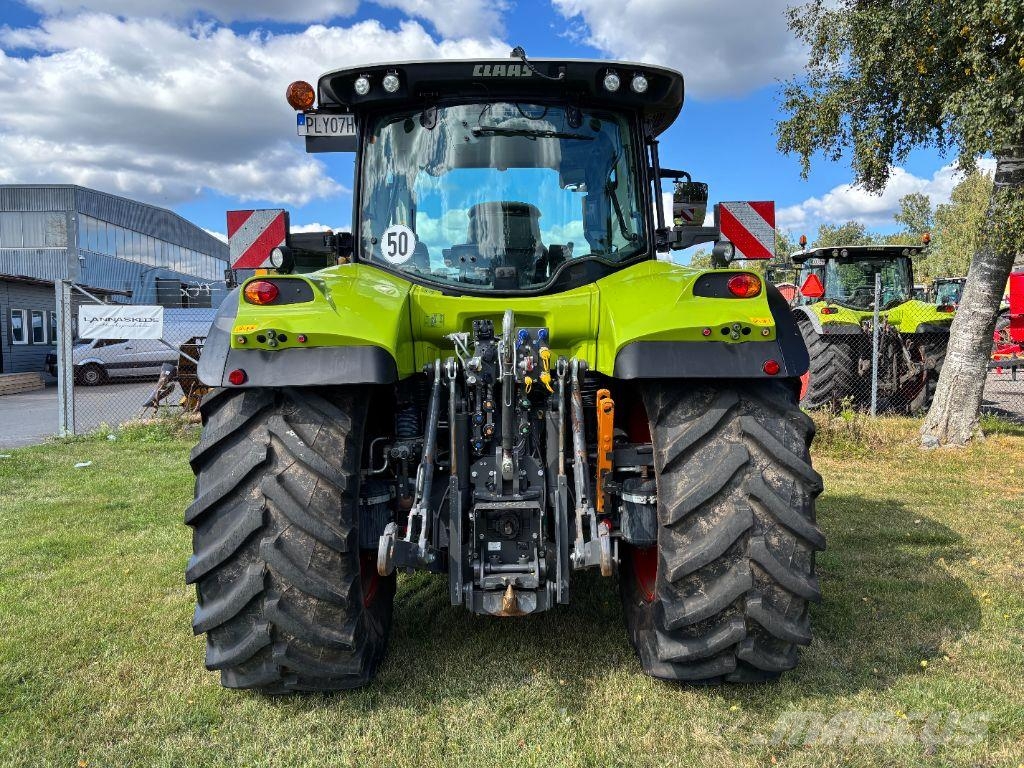 CLAAS Arion 650 CIS Traktorit