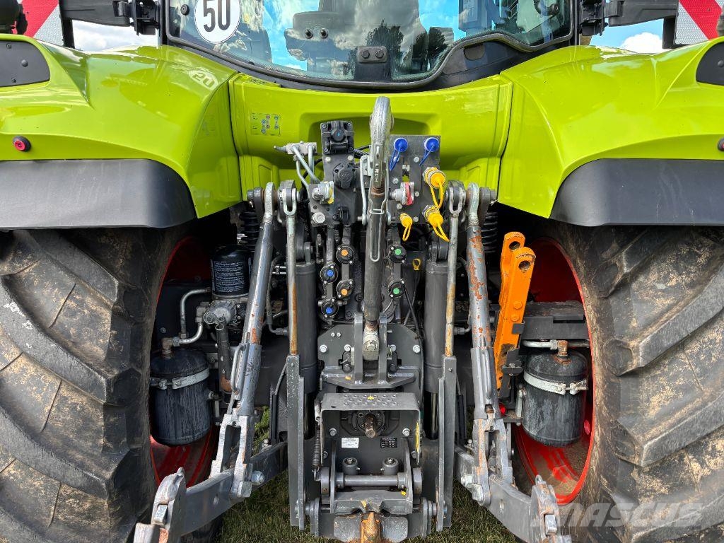 CLAAS Arion 650 CIS Traktorit