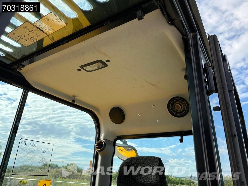 JCB 90Z-2 3 Buckets - A/C حفارات صغيرة أقل من 7 طن (حفارات صغيرة)