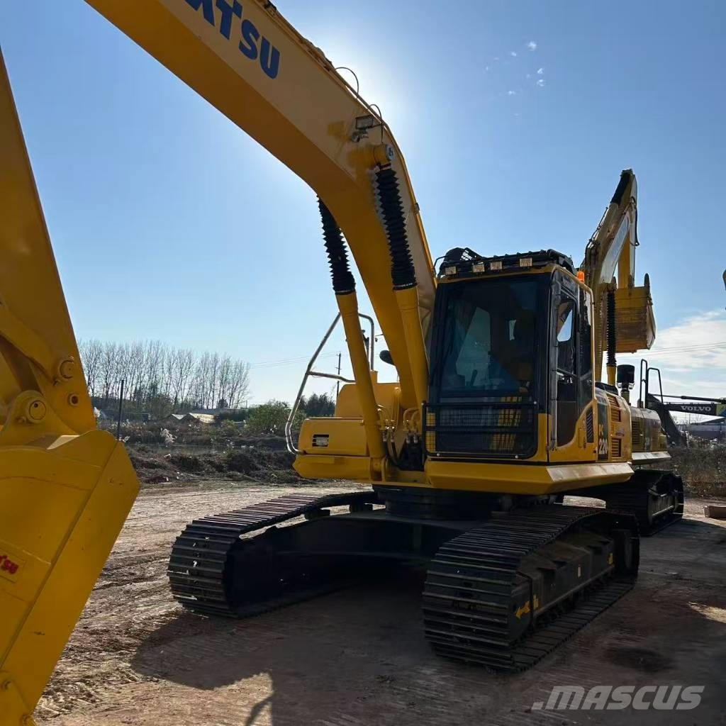 Komatsu PC 220-8 حفارات زحافة