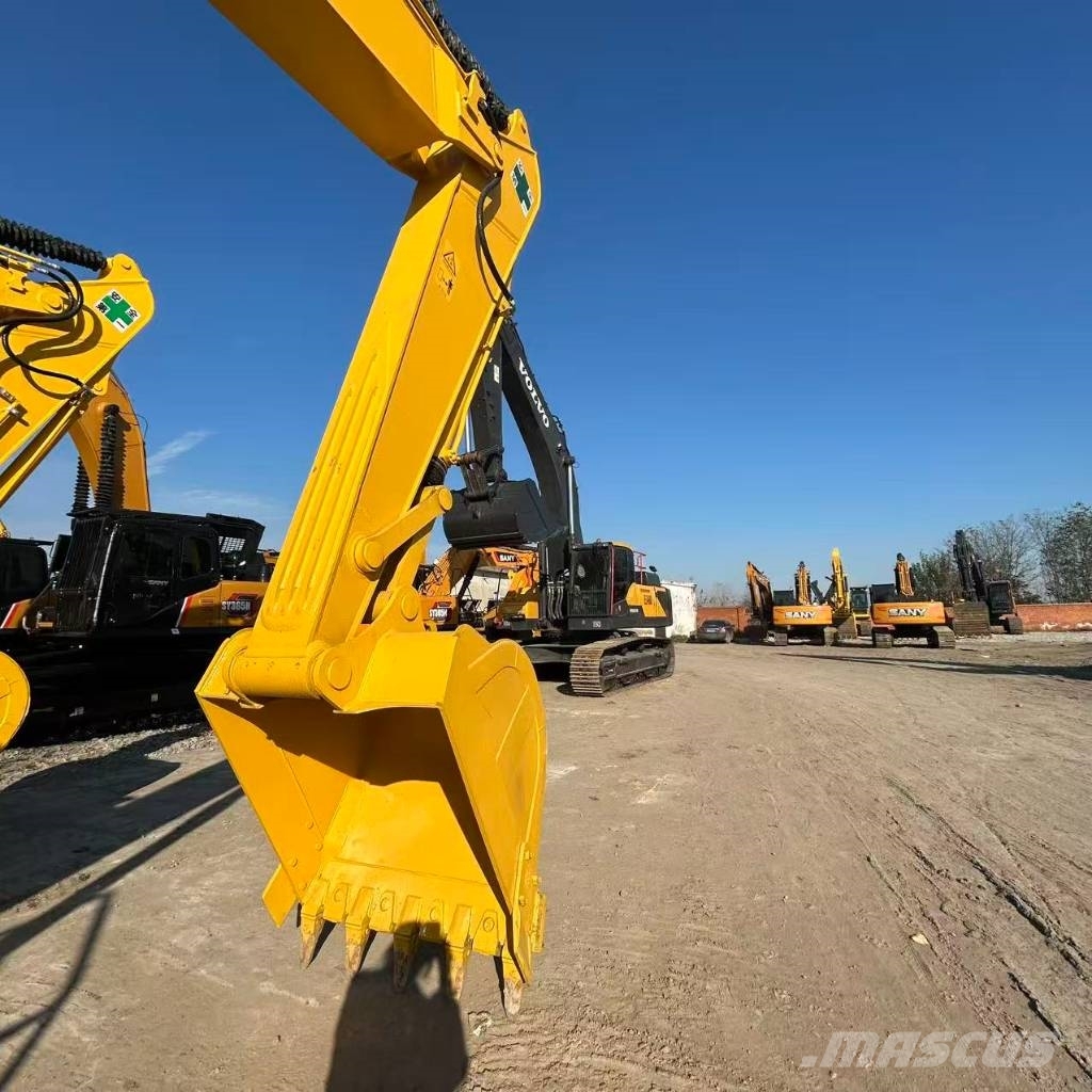 Komatsu PC 220-8 حفارات زحافة