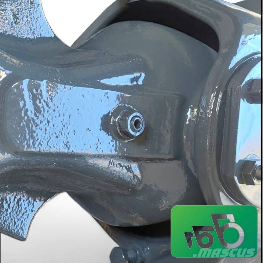 CLAAS Scorpion 7040 Dana Spicer Front Axle الشاسيه والتعليق