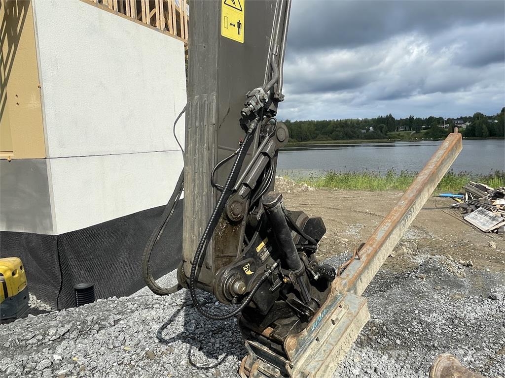 Volvo ECR235 EL Rupsgraafmachines