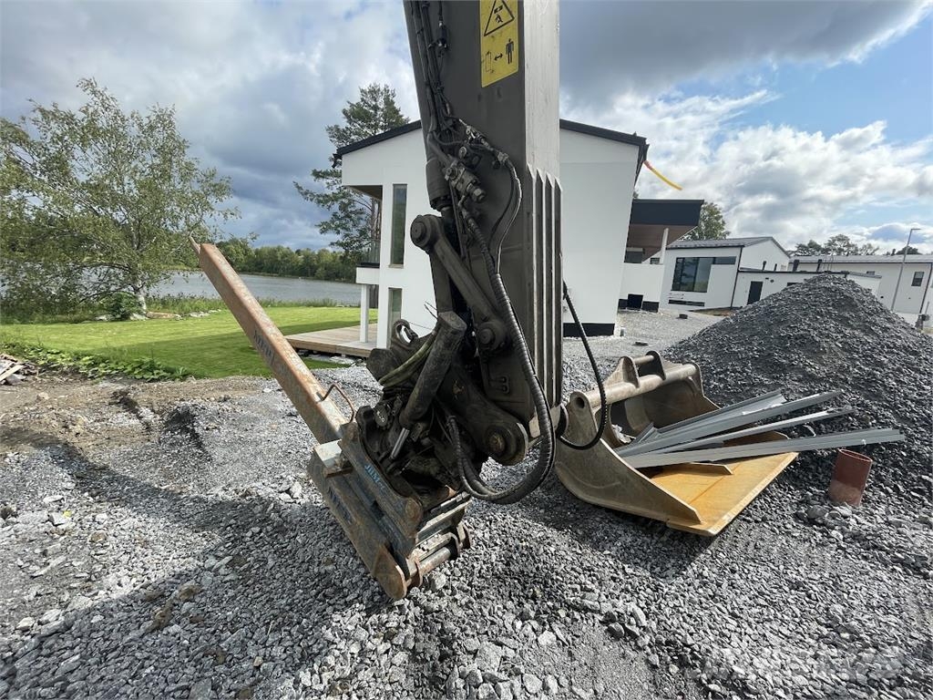 Volvo ECR235 EL Rupsgraafmachines