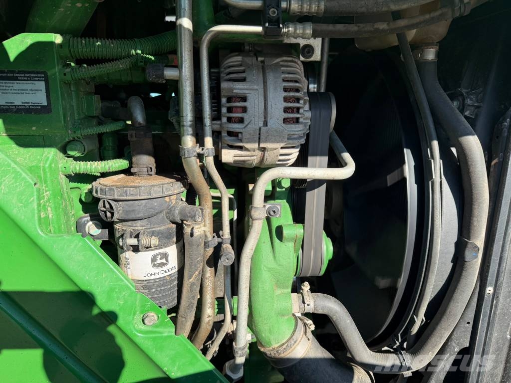 John Deere 6155 R Traktorit