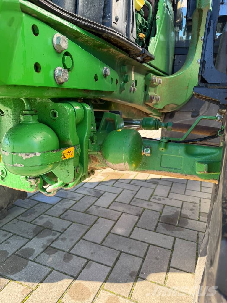 John Deere 6155 R Traktorit