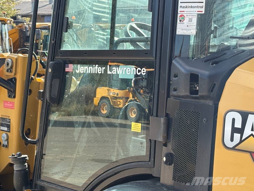 CAT 906 Radlader
