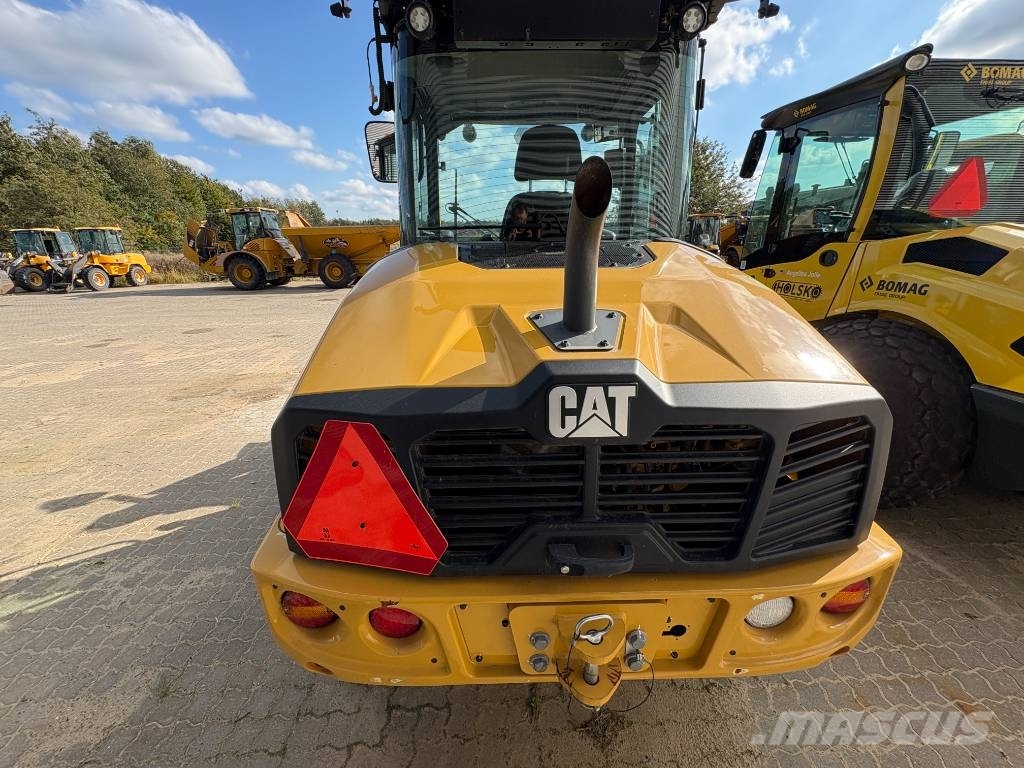 CAT 906 Radlader