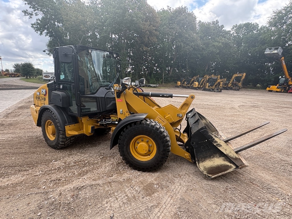 CAT 906 Radlader