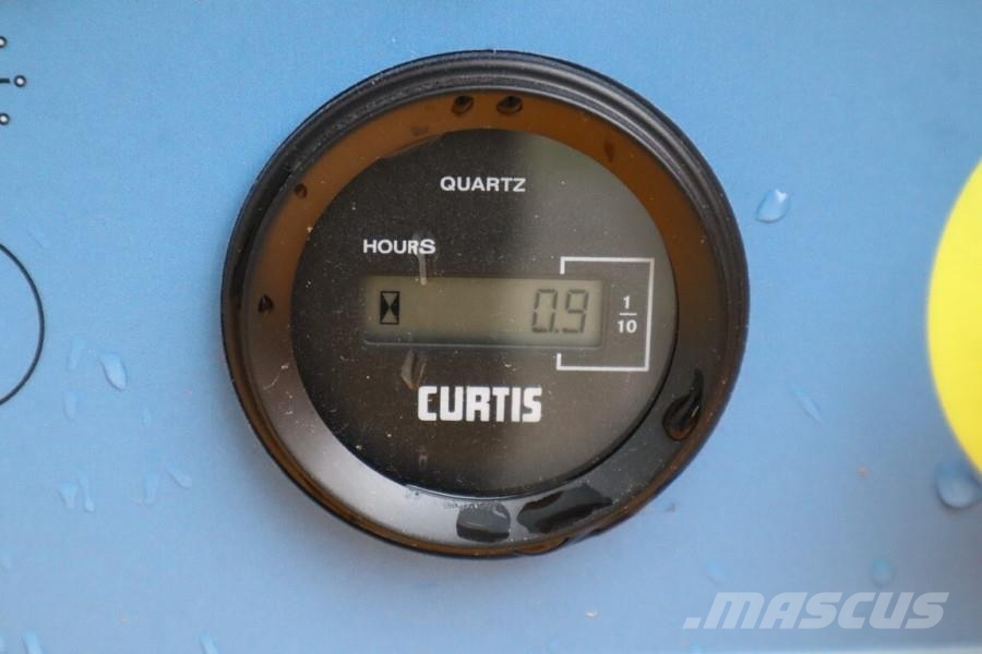 Haulotte Compact 12DX Valid Inspection, Diesel, 4x4 Drive, Elevadores de tesoura