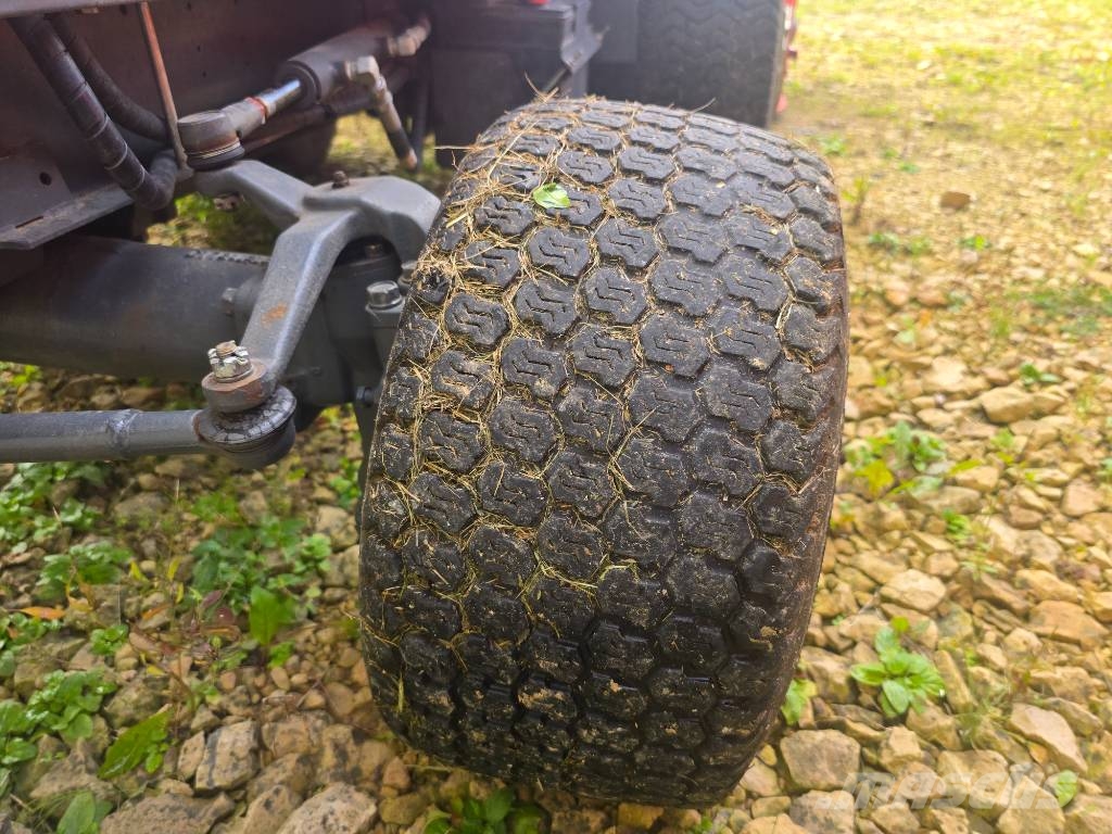 Kubota F 251 الوقوف على جزازات