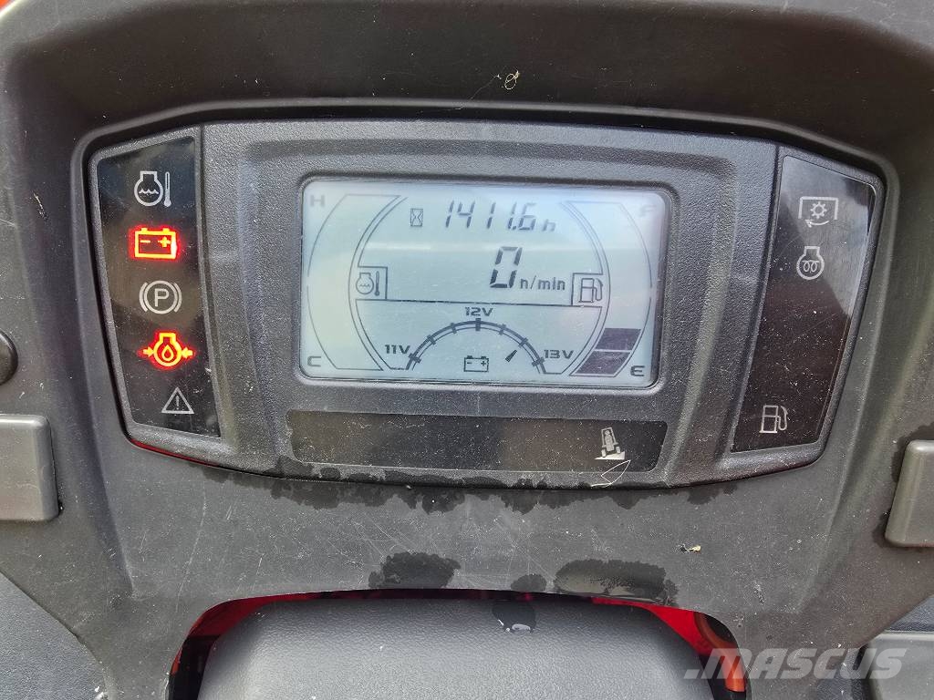 Kubota F 251 الوقوف على جزازات