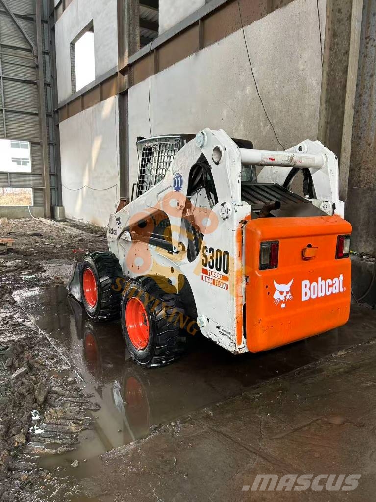 Bobcat S 300 Krautuvai su šoniniu pasukimu