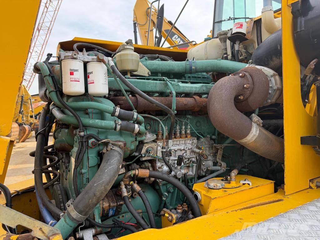 Volvo A35C . Mini tombereau