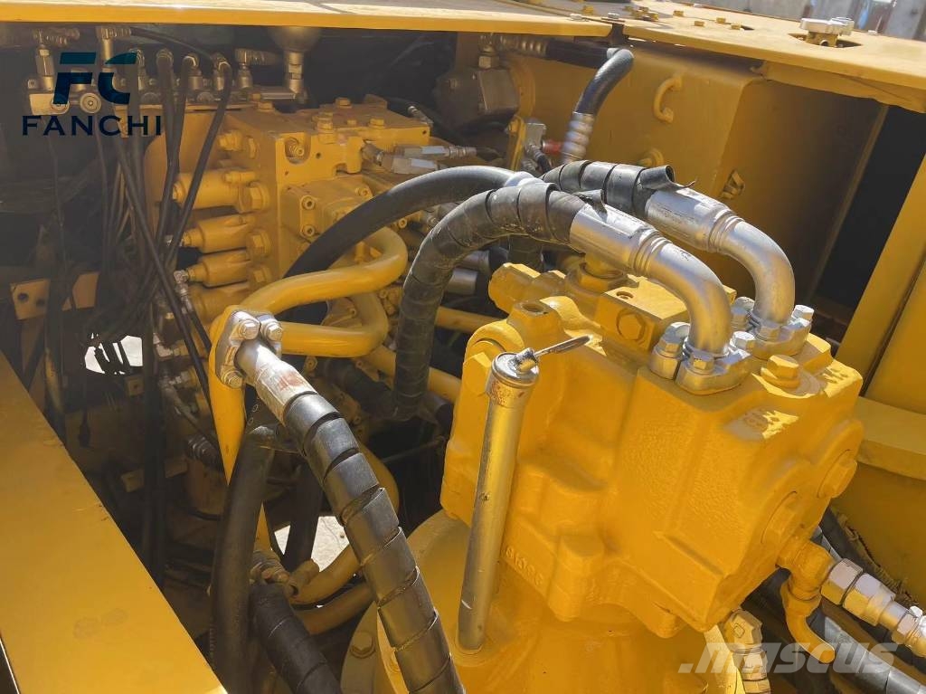 Komatsu PC 300 LC 中型挖掘机