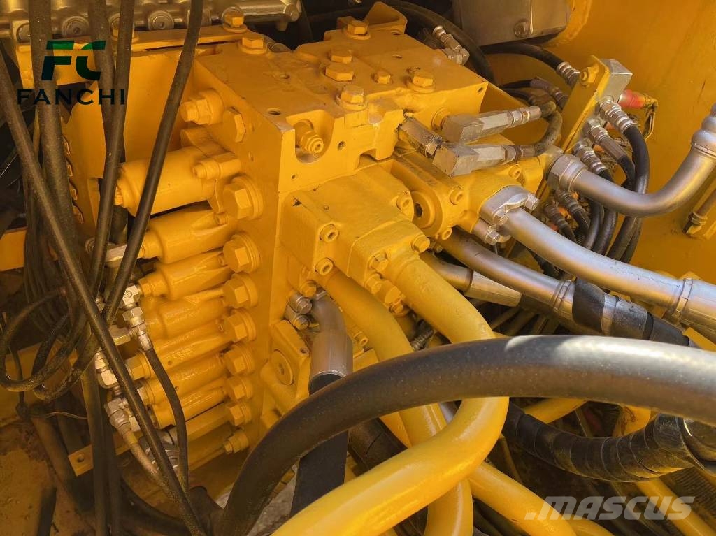 Komatsu PC 300 LC 中型挖掘机