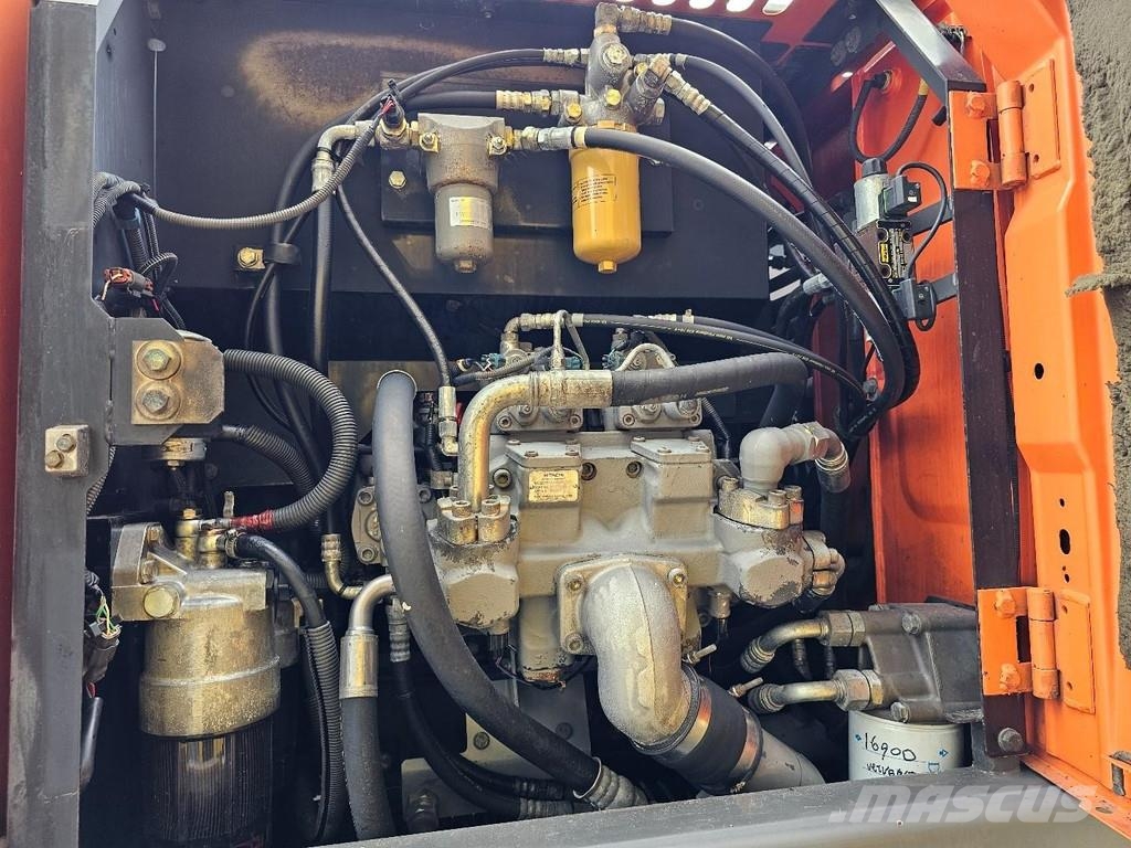 Hitachi ZX140W-3 حفارات بعجل