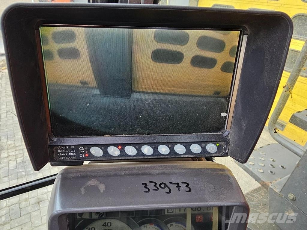 Hitachi ZX140W-3 حفارات بعجل