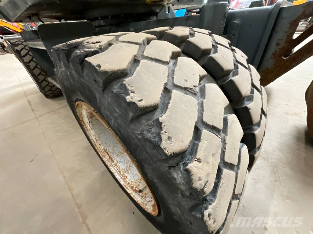 Neuson EW 65 휠 굴삭기
