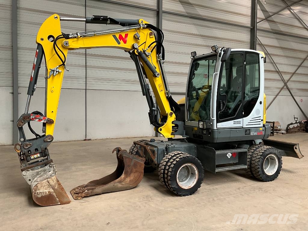 Neuson EW 65 휠 굴삭기