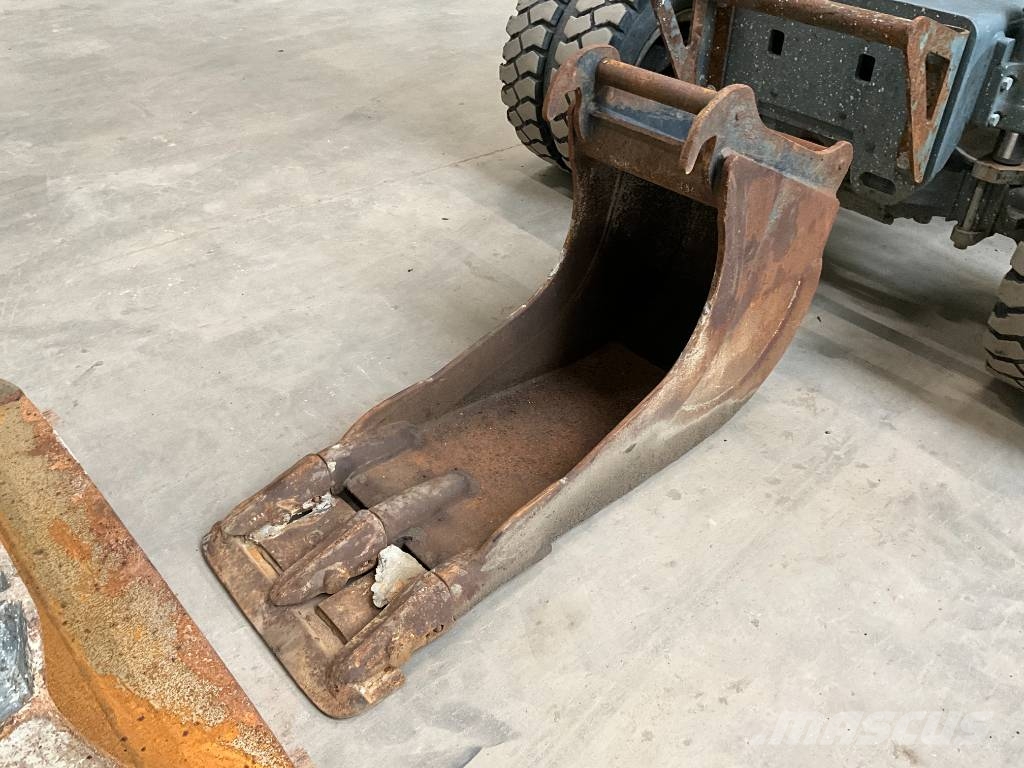 Neuson EW 65 휠 굴삭기