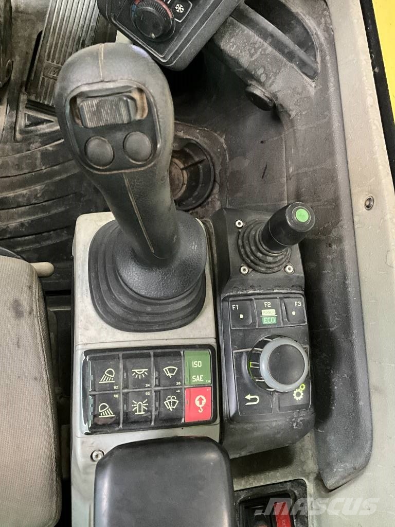 Neuson EW 65 휠 굴삭기