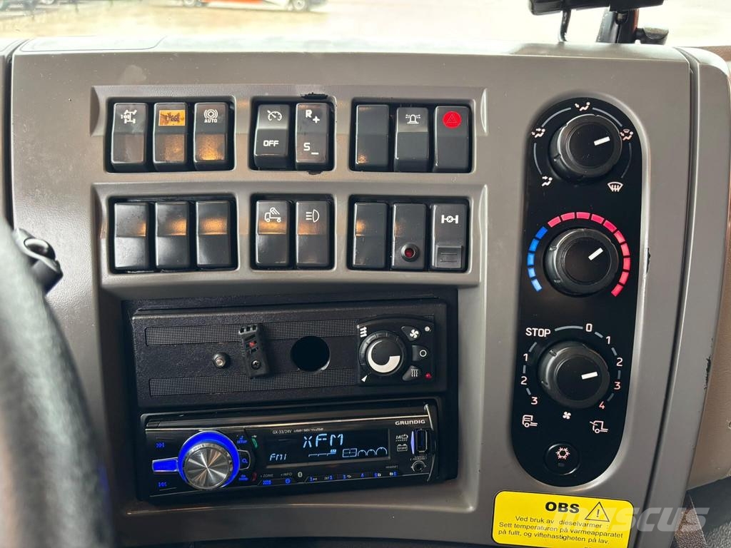 Renault Midlum 220 4x2 BOX L=4287 mm Camiones caja cerrada