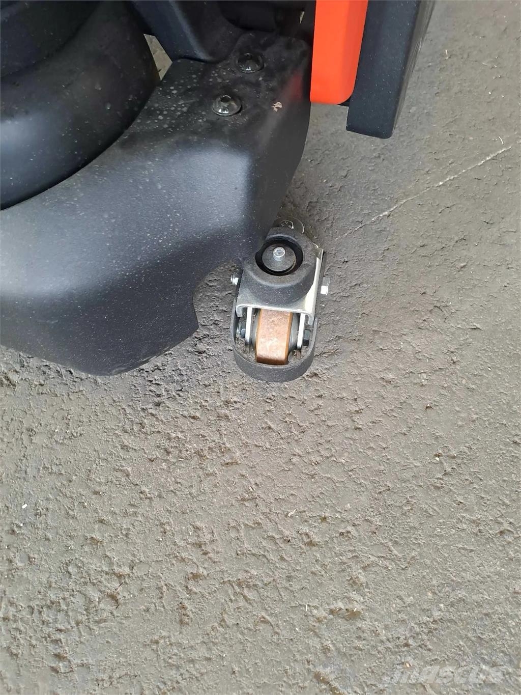 Toyota LHE 130 castor Ručne vedené vysokozdvižné vozíky