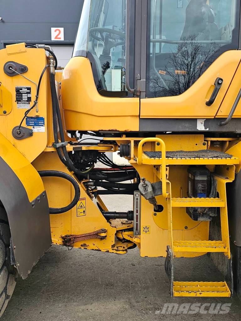 Volvo L 120 F Hjullastere