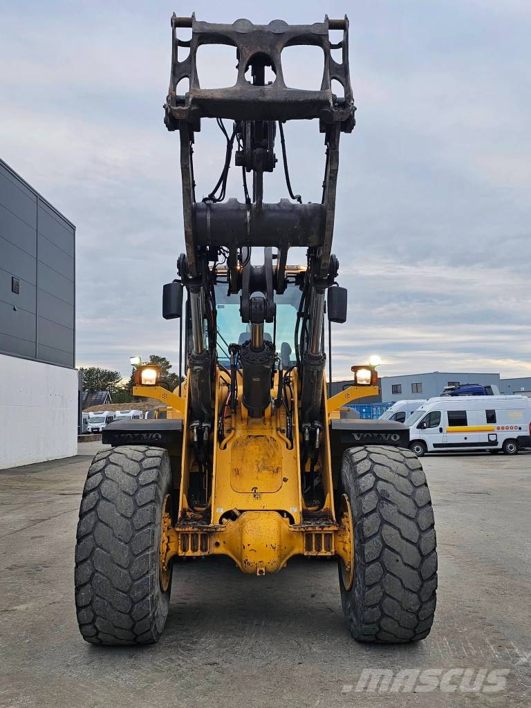Volvo L 120 F Hjullastere