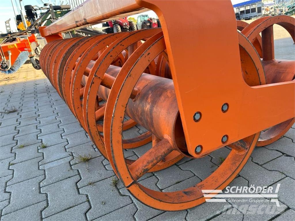 Amazone DOPPEL-U-PROFILWALZE DUW 3000-580 Други машини за сеене и аксесоари