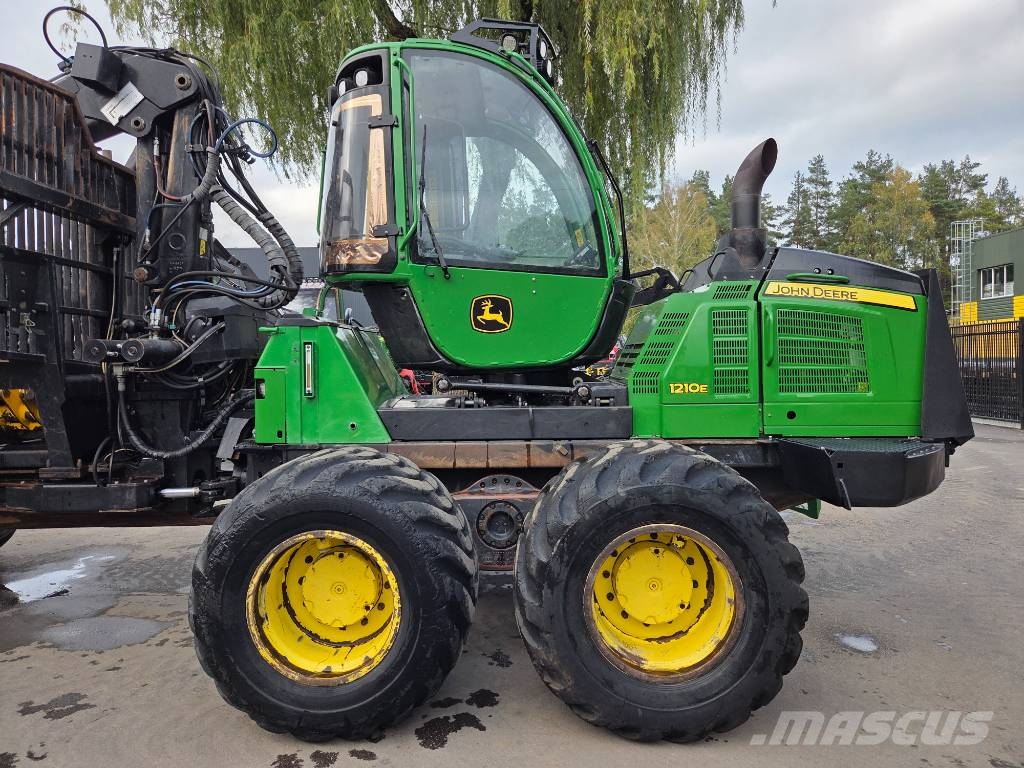 John Deere 1210 E Forvarderi