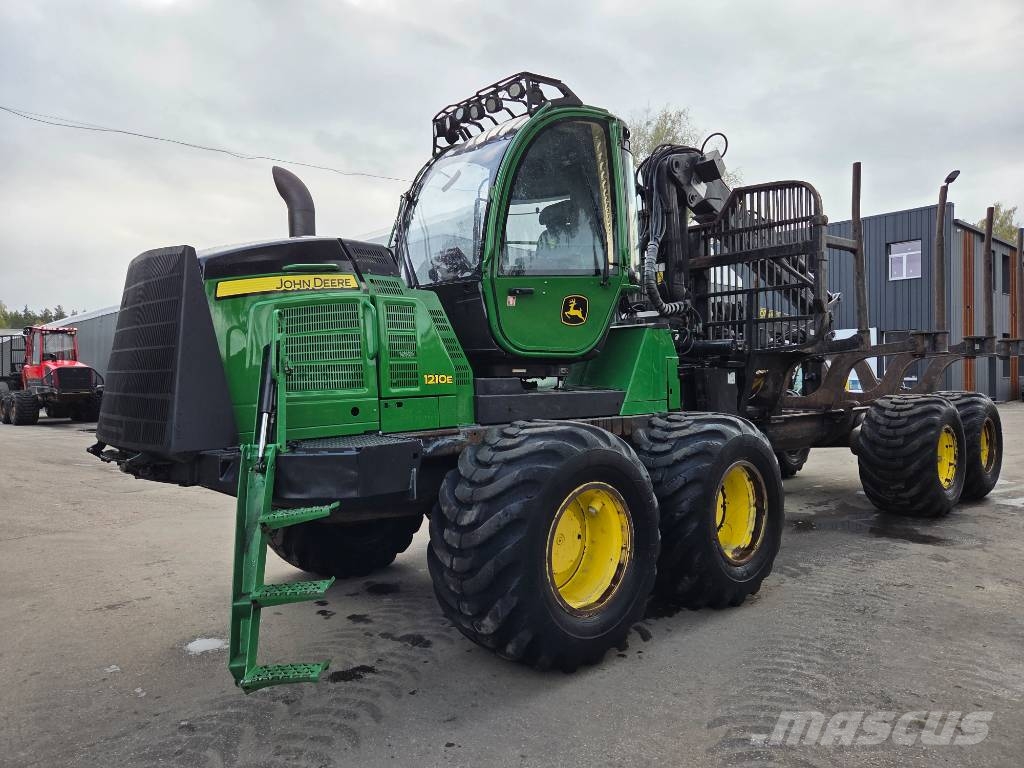 John Deere 1210 E Forvarderi