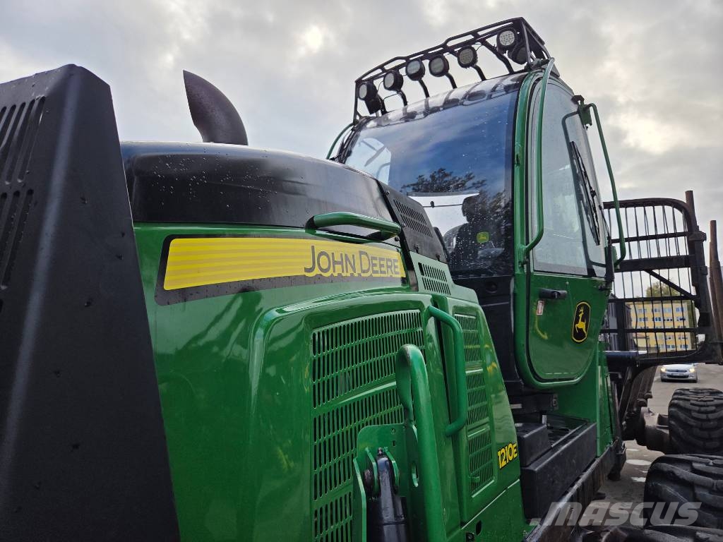 John Deere 1210 E Forvarderi