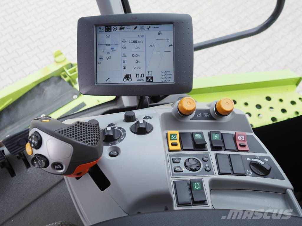 CLAAS Lexion 670 MONTANA + V770 Maaidorsmachines