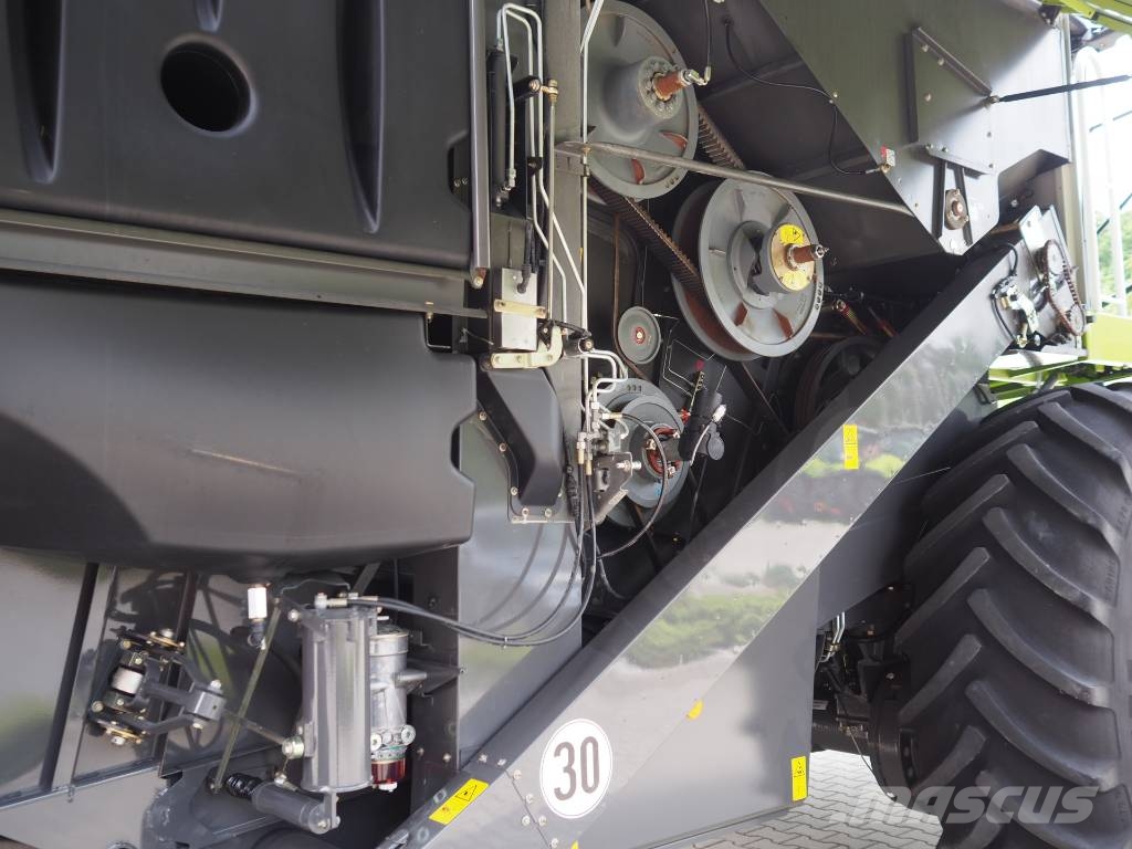 CLAAS Lexion 670 MONTANA + V770 Maaidorsmachines