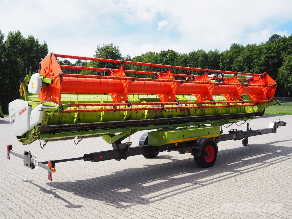 CLAAS Lexion 670 MONTANA + V770 Maaidorsmachines