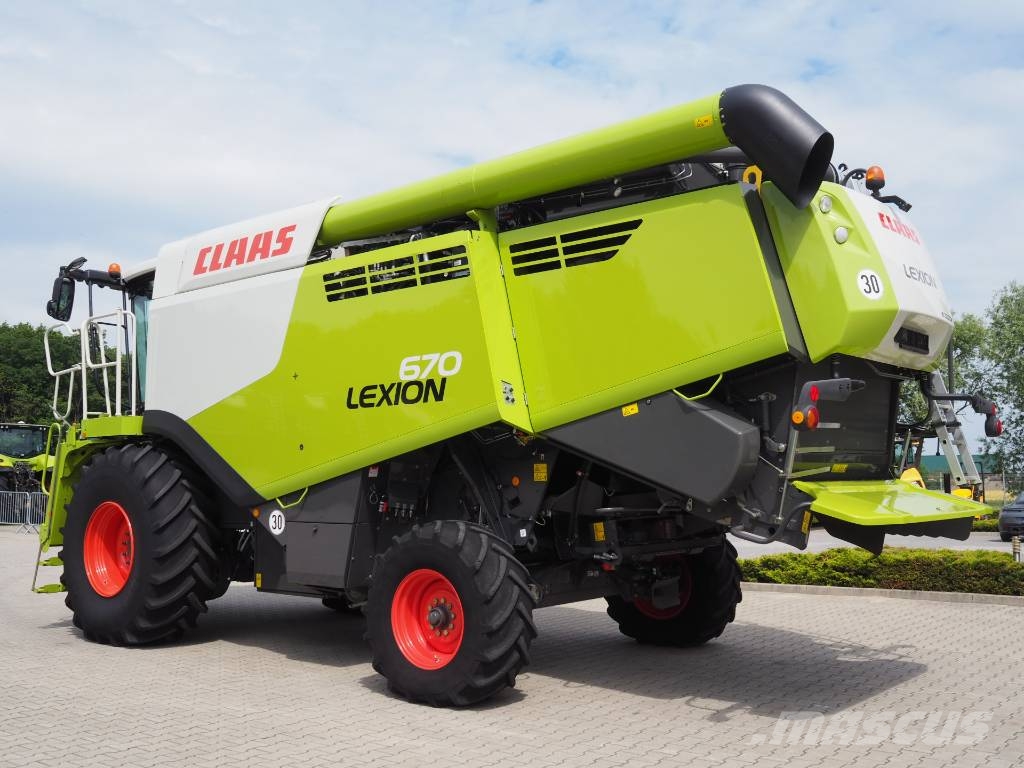 CLAAS Lexion 670 MONTANA + V770 Maaidorsmachines
