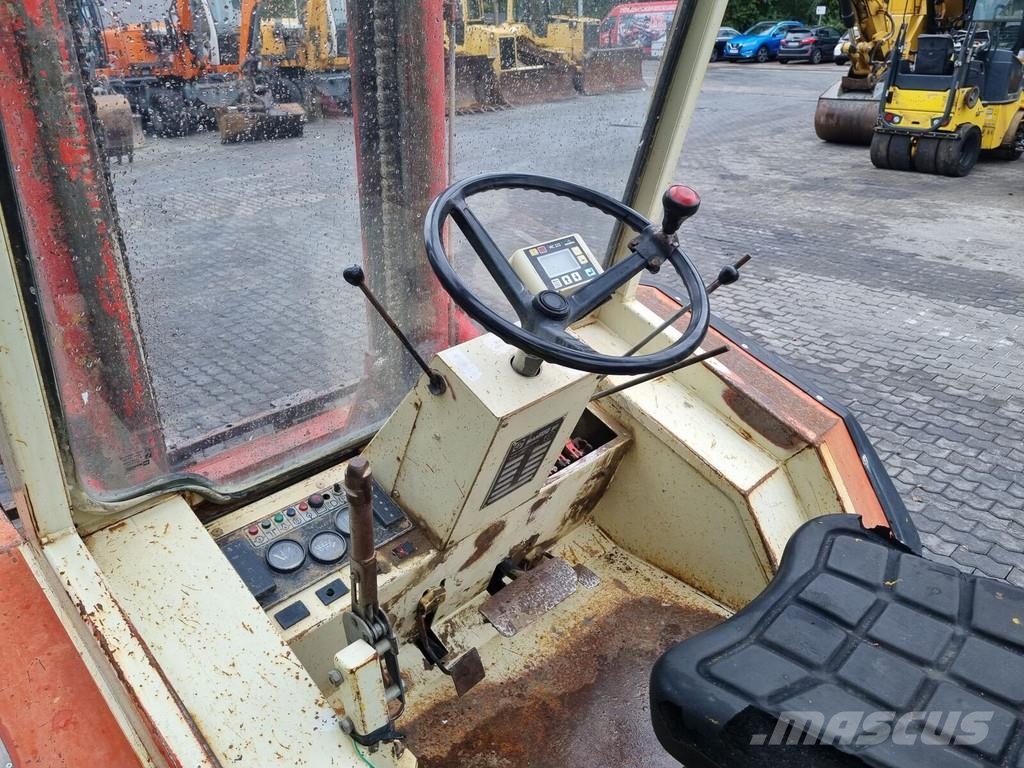 Manitou M 226 CP 越野車