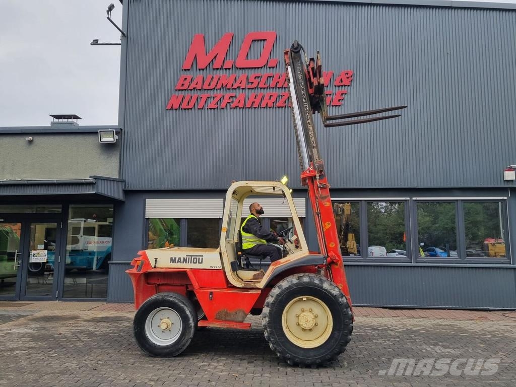 Manitou M 226 CP 越野車