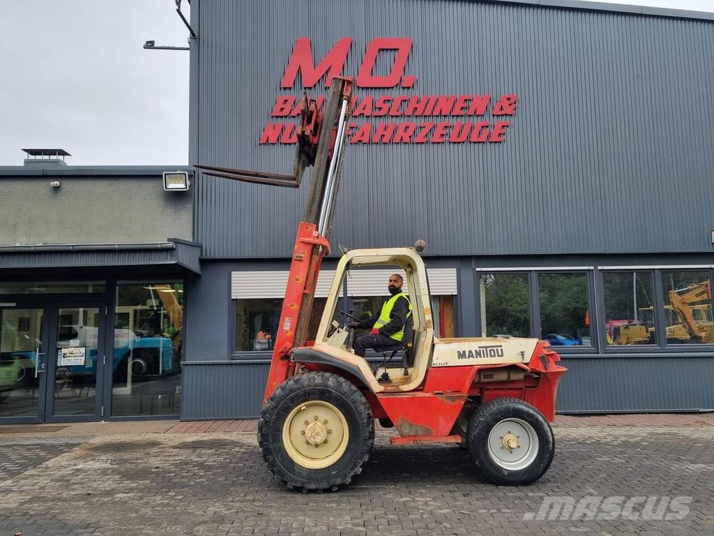 Manitou M 226 CP 越野車