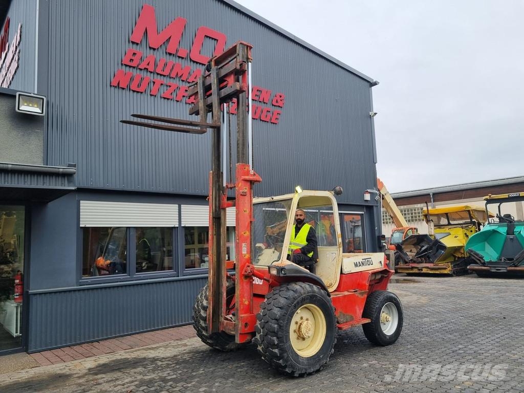 Manitou M 226 CP 越野車