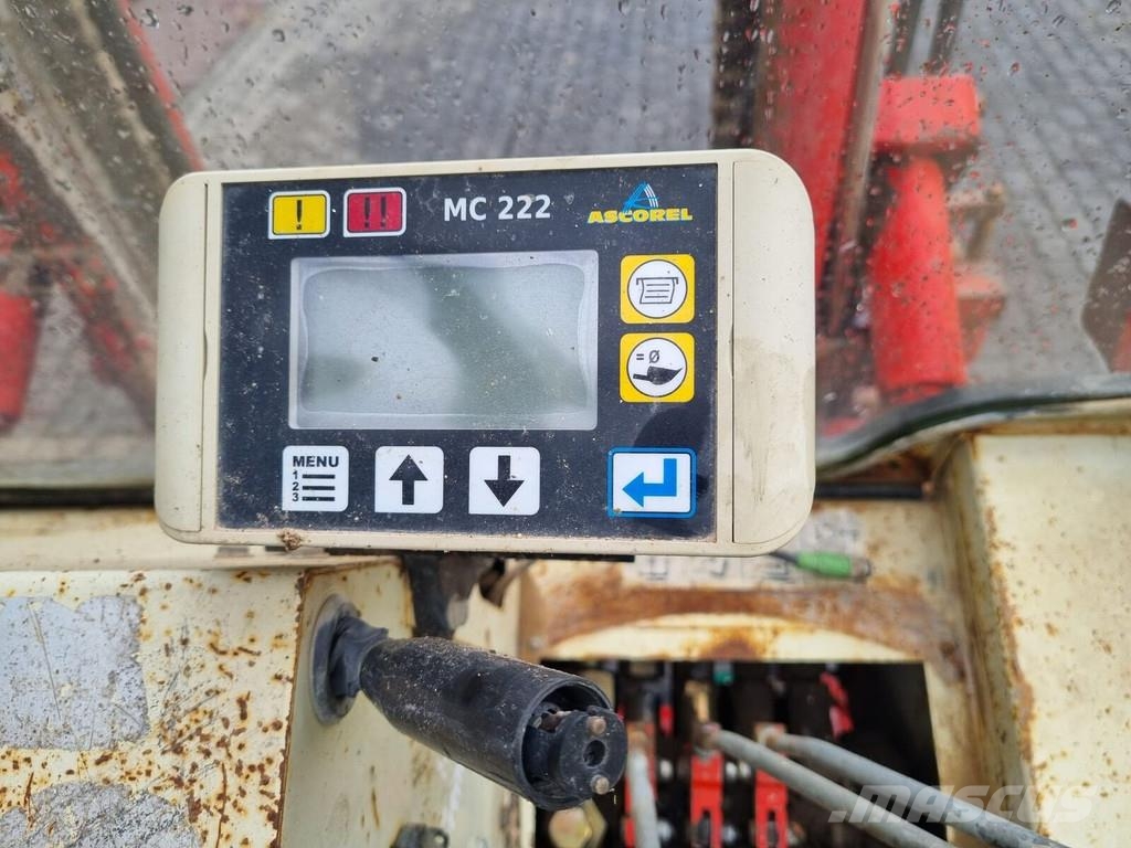 Manitou M 226 CP 越野車