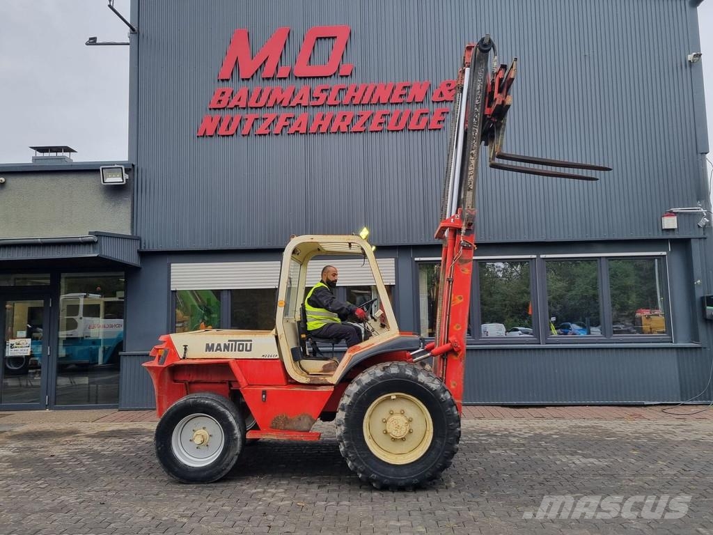 Manitou M 226 CP 越野車