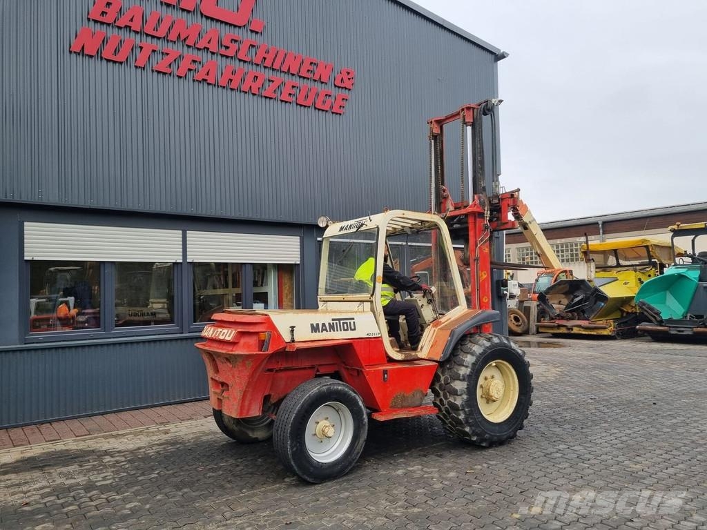 Manitou M 226 CP 越野車