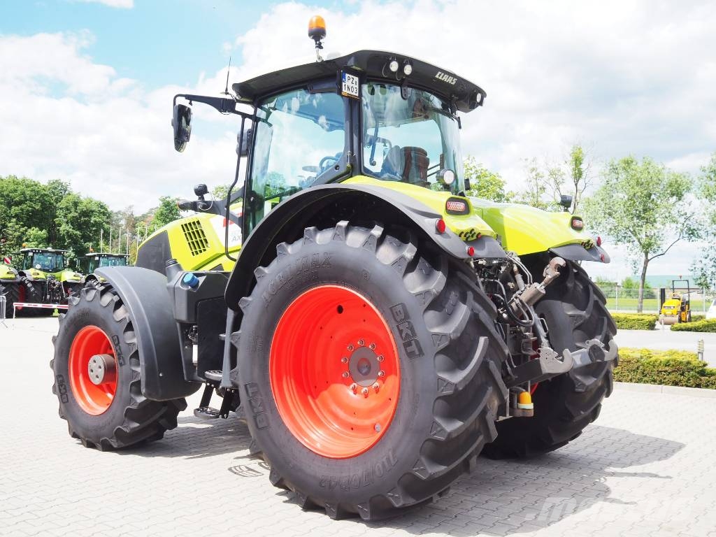 CLAAS Axion 870 CMATIC Tractores