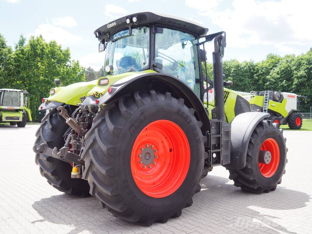 CLAAS Axion 870 CMATIC Tractores