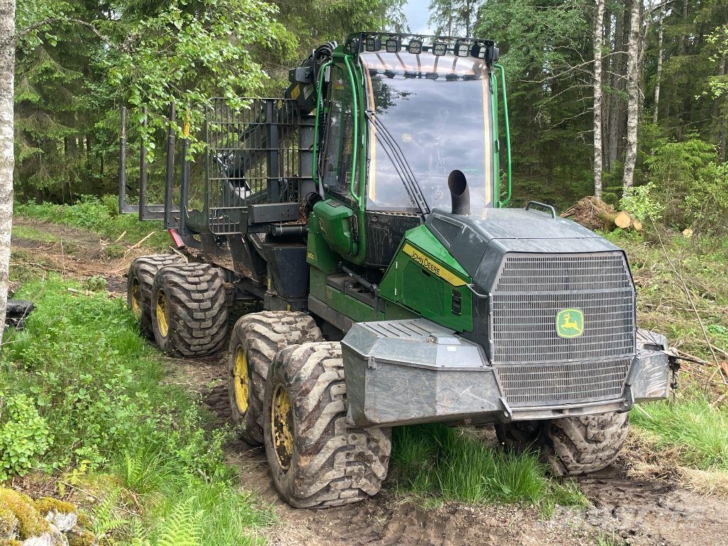 John Deere 910G Lassbærere