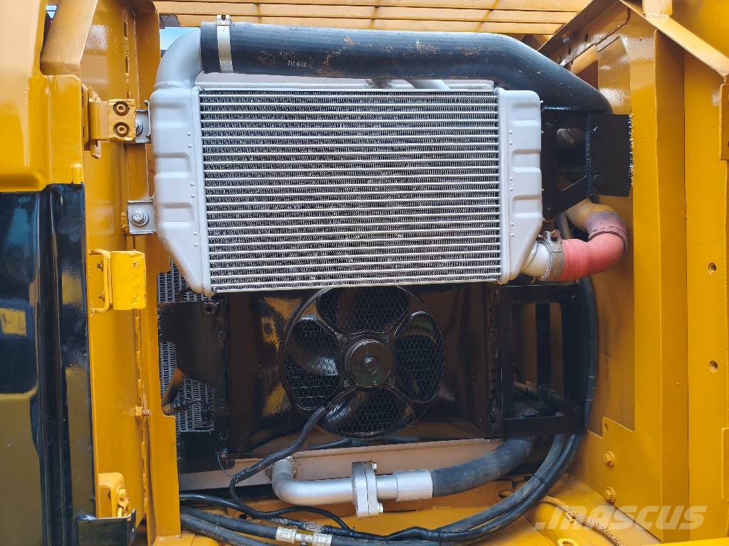 CAT 320 C L Lánctalpas kotrók